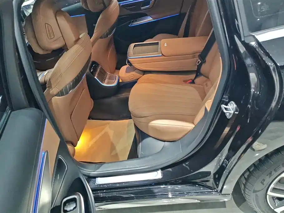 Mercedes-Benz E-Class 2024 E 300 L Fashion фото 10