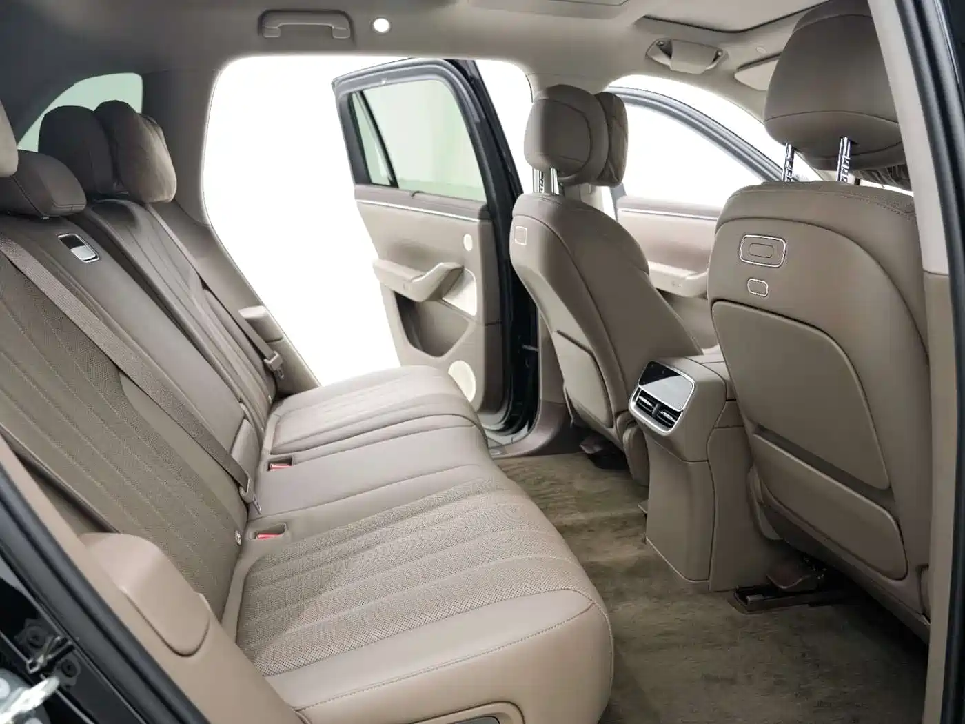 AITO Wenjie AITO M7 2026 Extended Range Ultra AWD 5-Seater фото 20