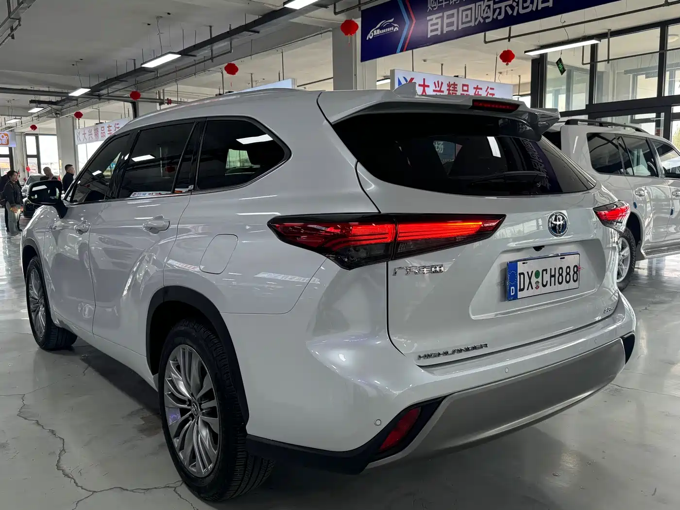 TOYOTA HIGHLANDER