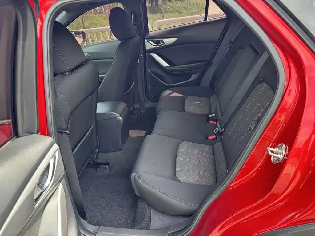 Photo 14 - Mazda CX-4
