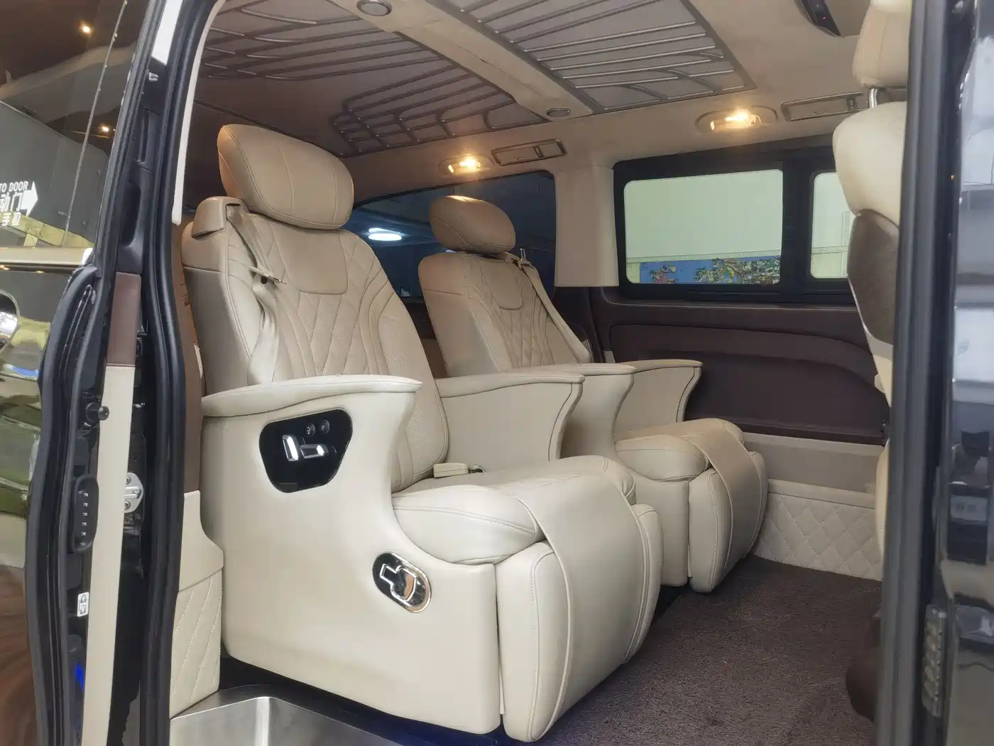 Mercedes-Benz Vito 2016 2.0T Elite Edition фото 13