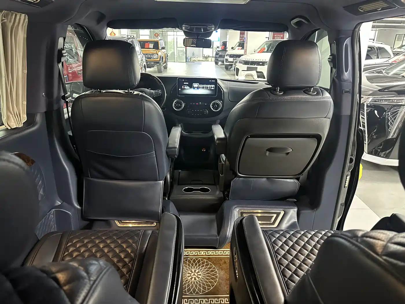 Mercedes-Benz Vito 2018 2.0T Business Edition China VI фото 7