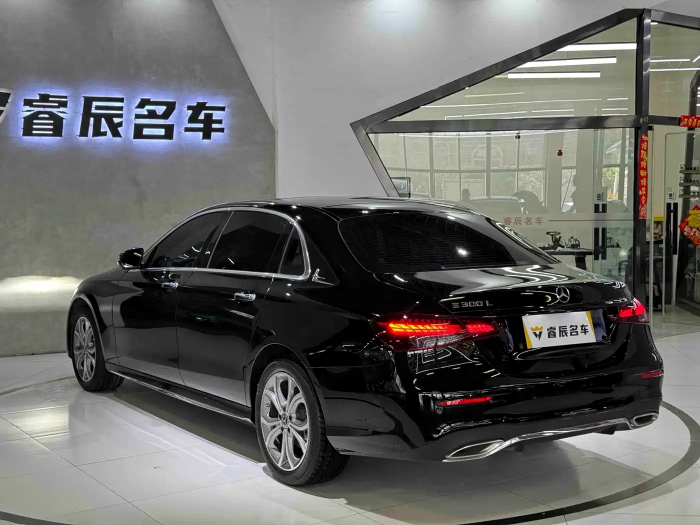 Mercedes-Benz E-Class 2023 E 300 L Sport Luxury фото 16