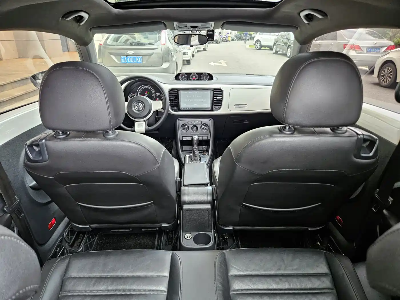 Volkswagen Beetle 2014 1.2TSI Comfort Edition фото 24