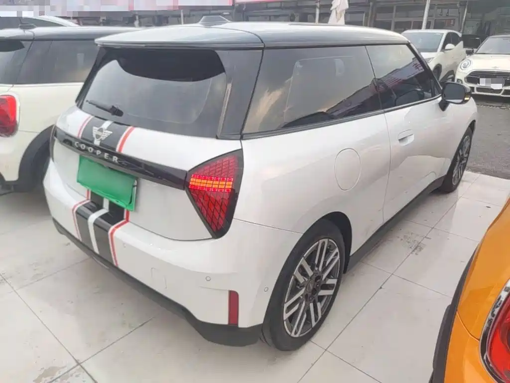 MINI Electric MINI COOPER 2025 2025 Model 456km COOPER E Classic