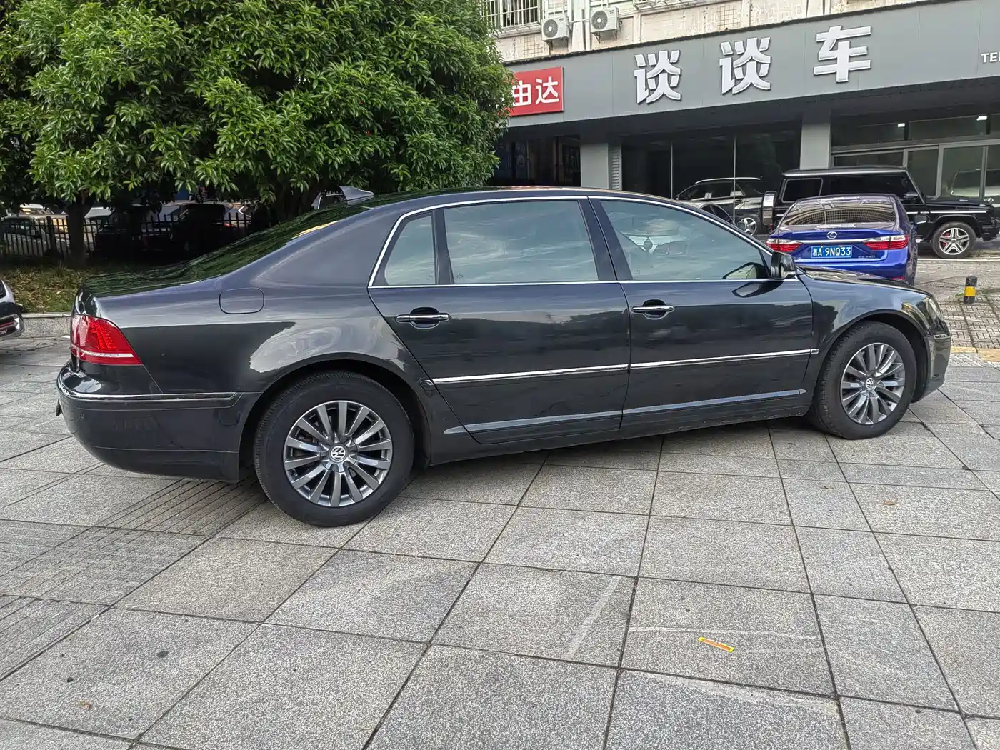 Volkswagen Phaeton 2011 3.6L V6 5-seat Extended Business Edition фото 10