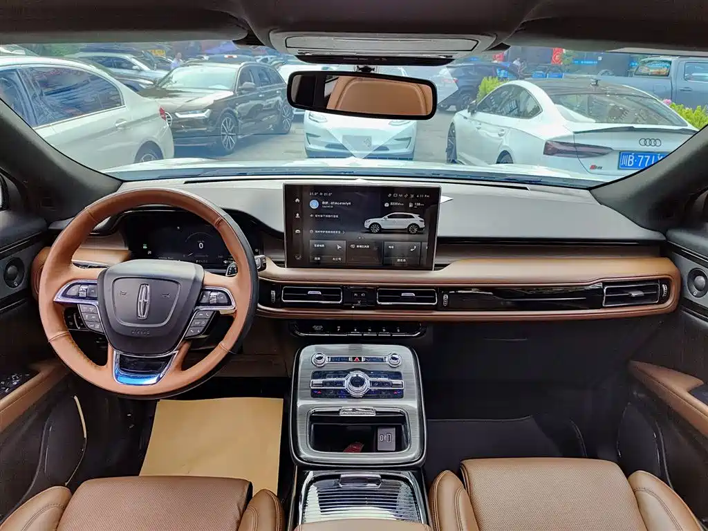 LINCOLN NAVIGATOR