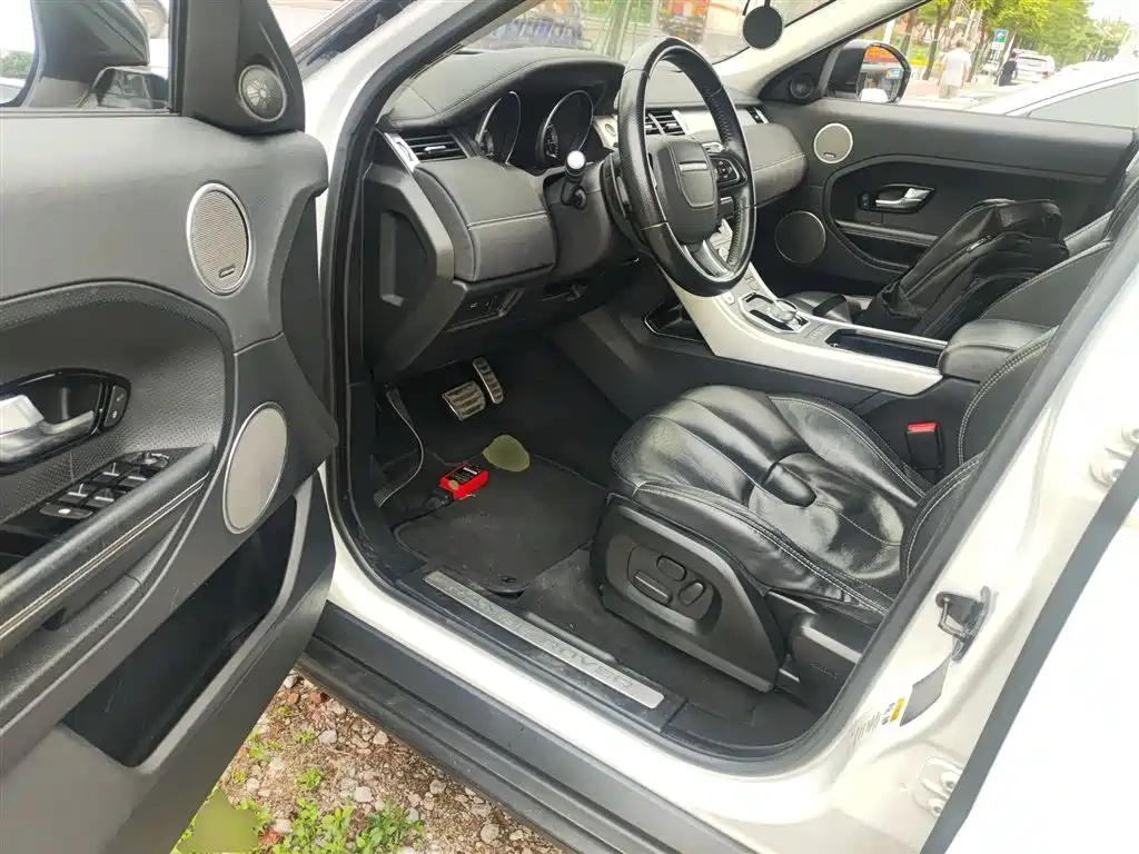Land Rover Range Rover Evoque (Import) 2014 2.0T 5-door Brilliance Sport фото 12