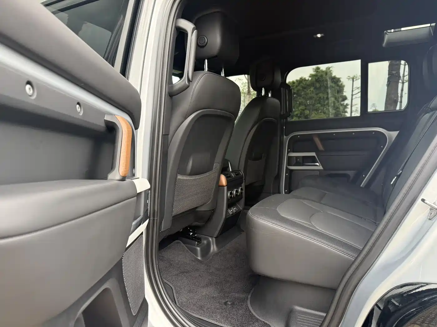 Land Rover Defender 2023 Facelift 110 3.0T P400 X-DYNAMIC HSE фото 12