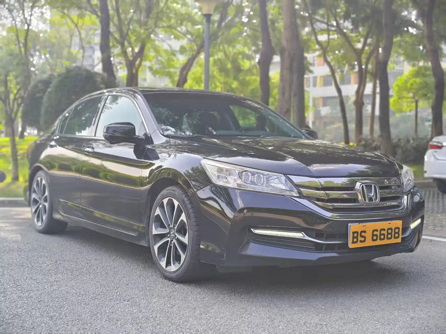 Photo 3 - Honda Accord
