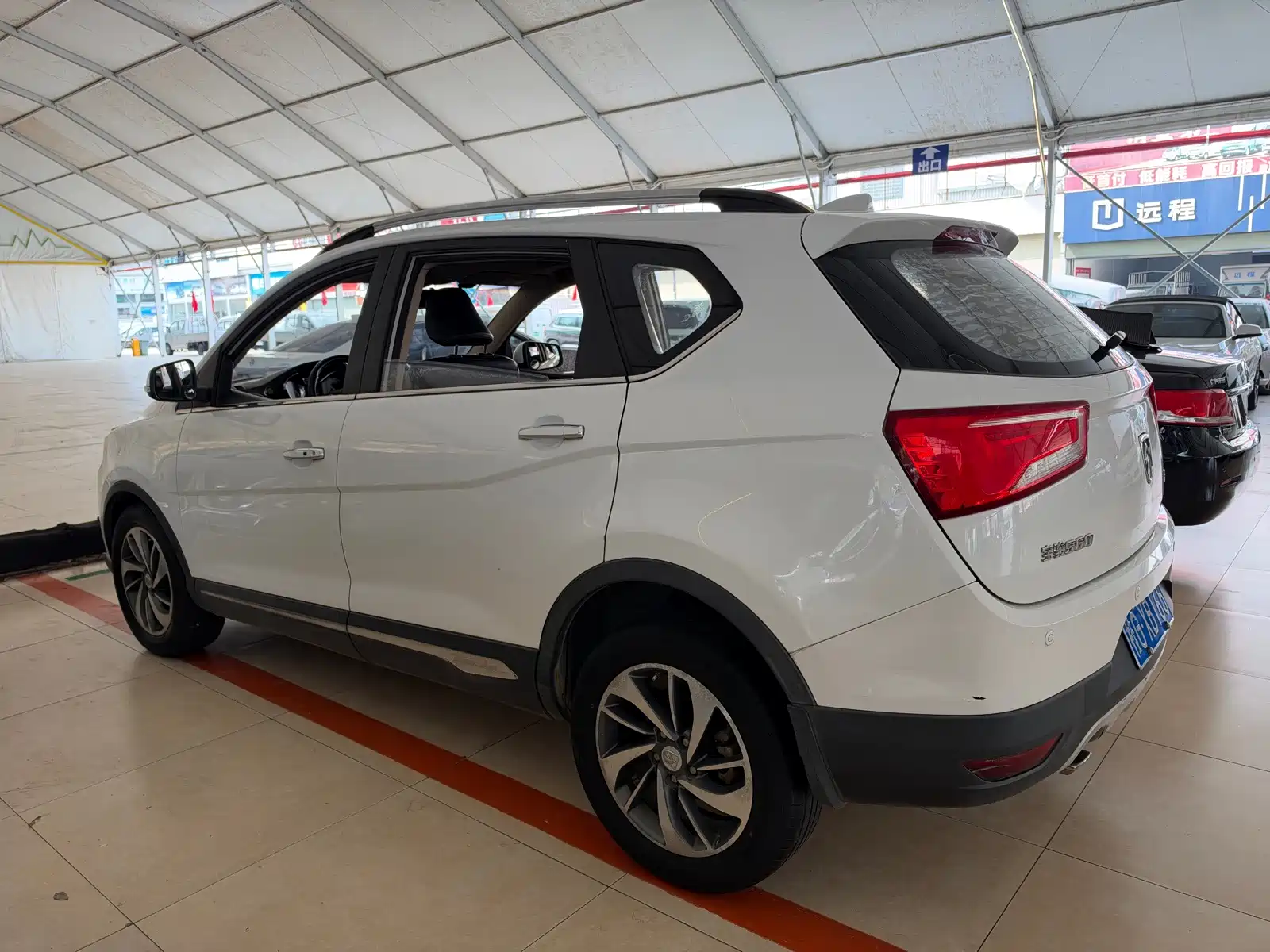 Фото 8 - Baojun 560