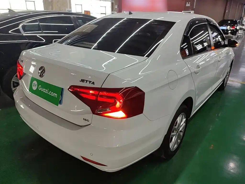 Volkswagen Jetta 2019 Dream Edition 1.5L Manual Fashion фото 7