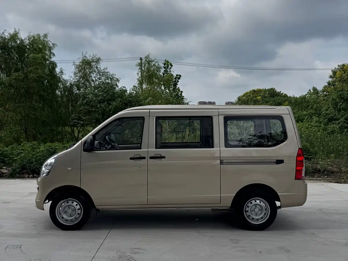 Wuling Motors Wuling Rongguang S 2022 2022 1.2L Standard AC Version 5-seat LSI