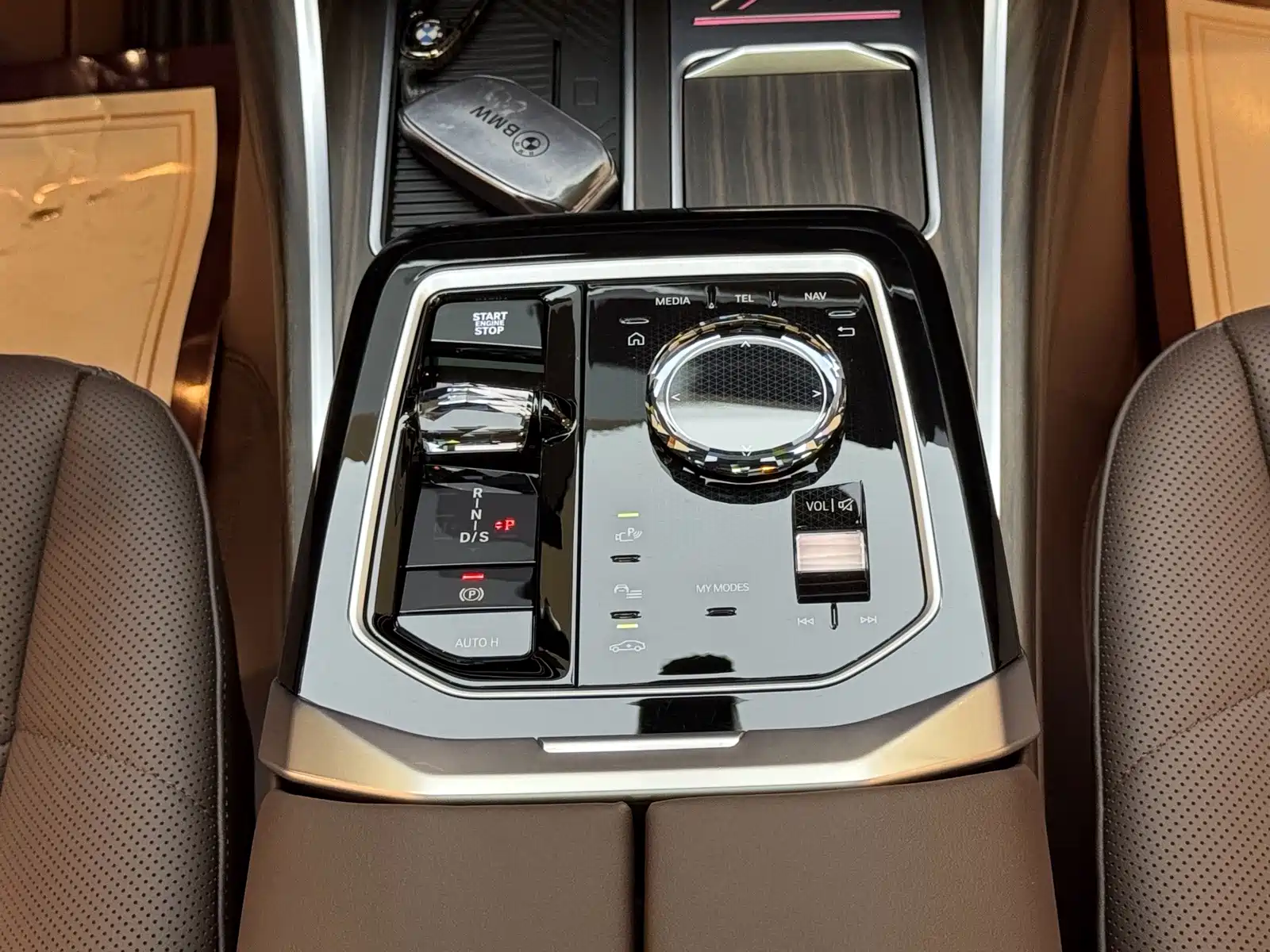 Фото 14 - BMW 7 Series
