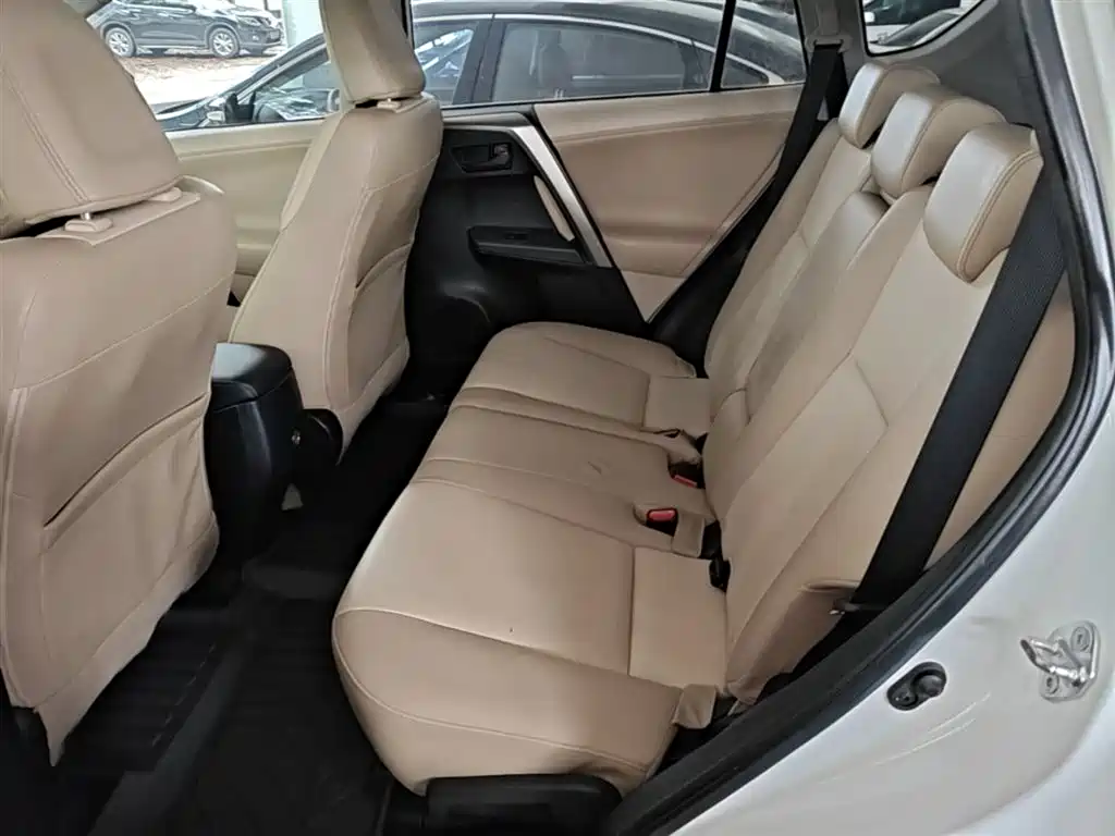 Toyota RAV4 Rongfang 2015 2.5L Automatic 4WD Elite Edition фото 17