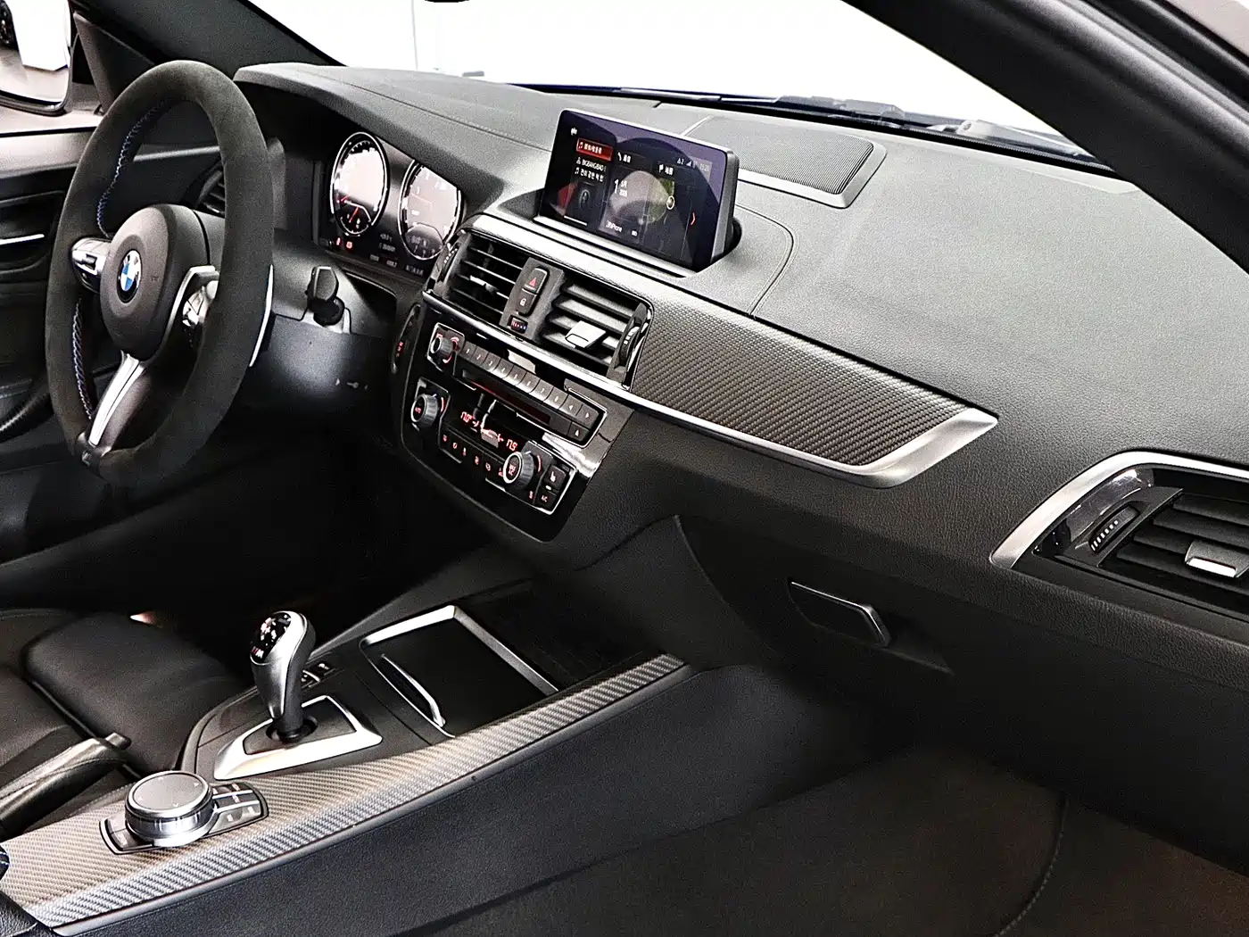 BMW M2 2018 M2 фото 13