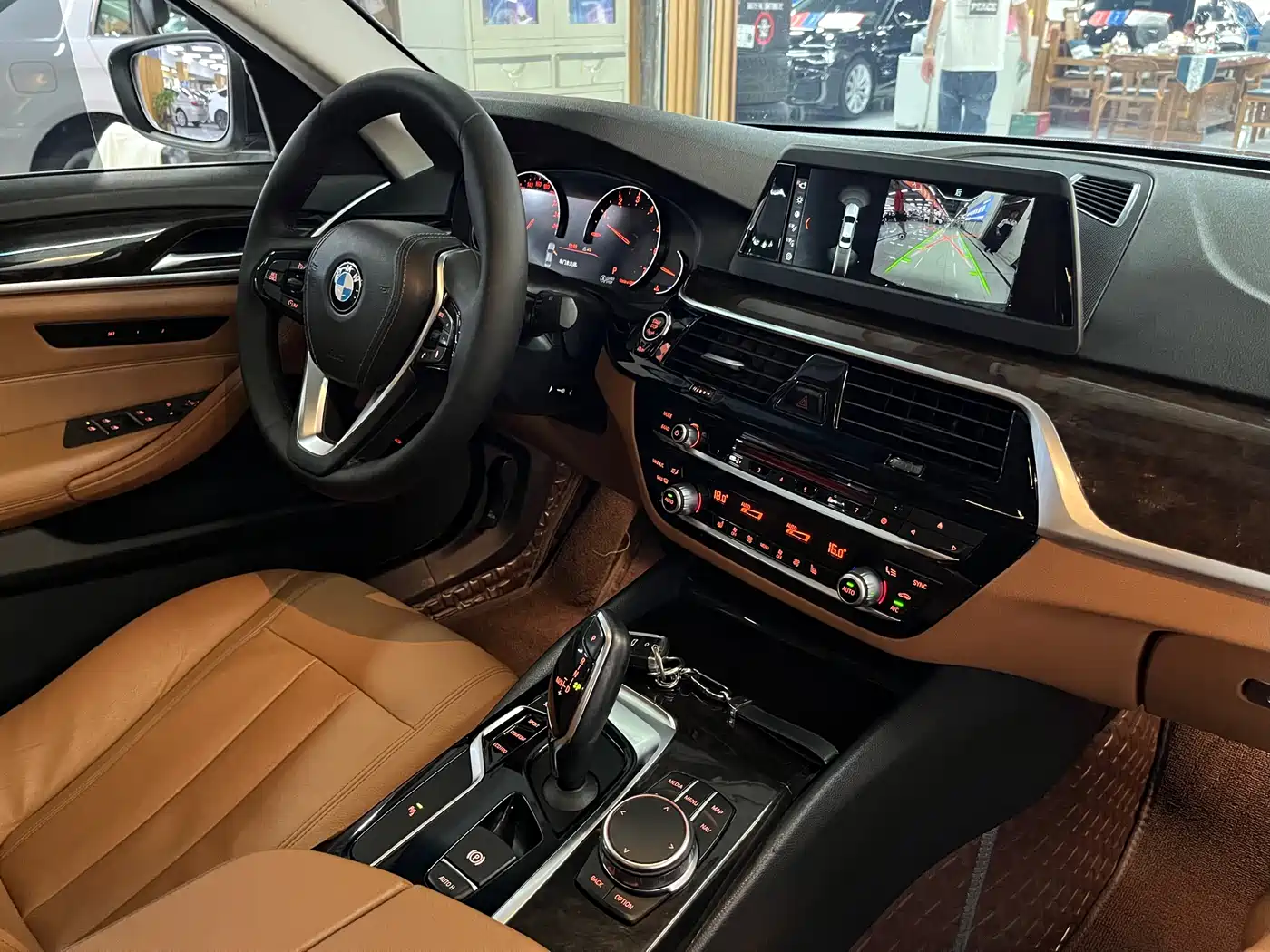 BMW 5 Series 2018 528Li Launch Special Edition фото 14