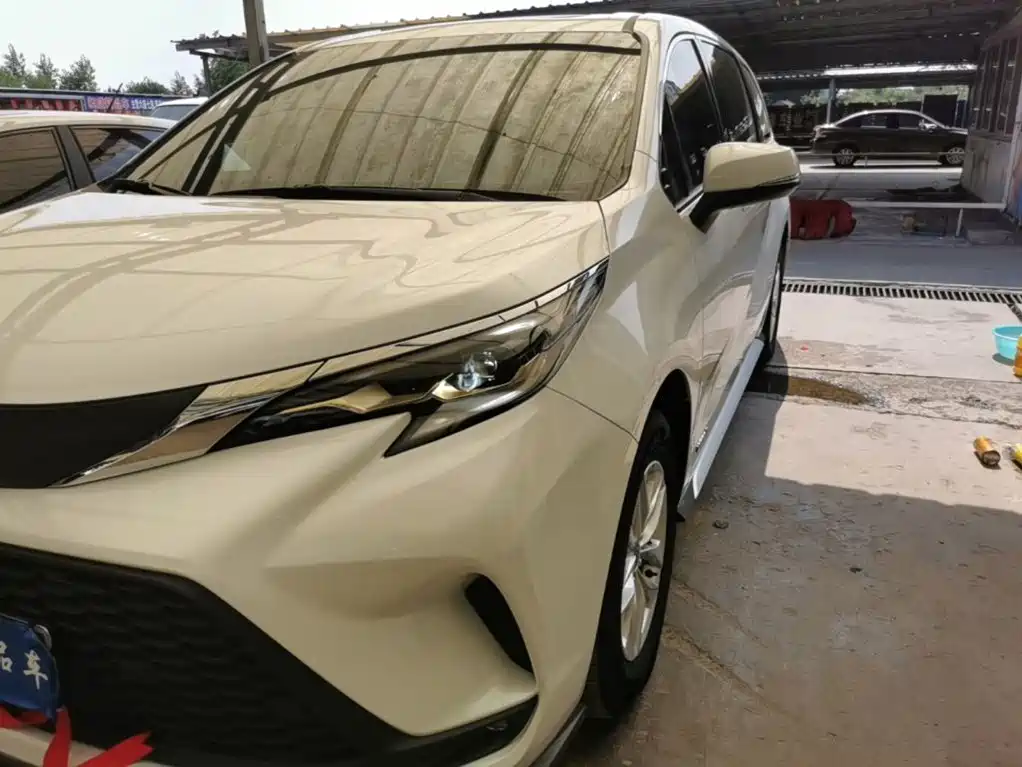 Фото 24 - Toyota Granvia