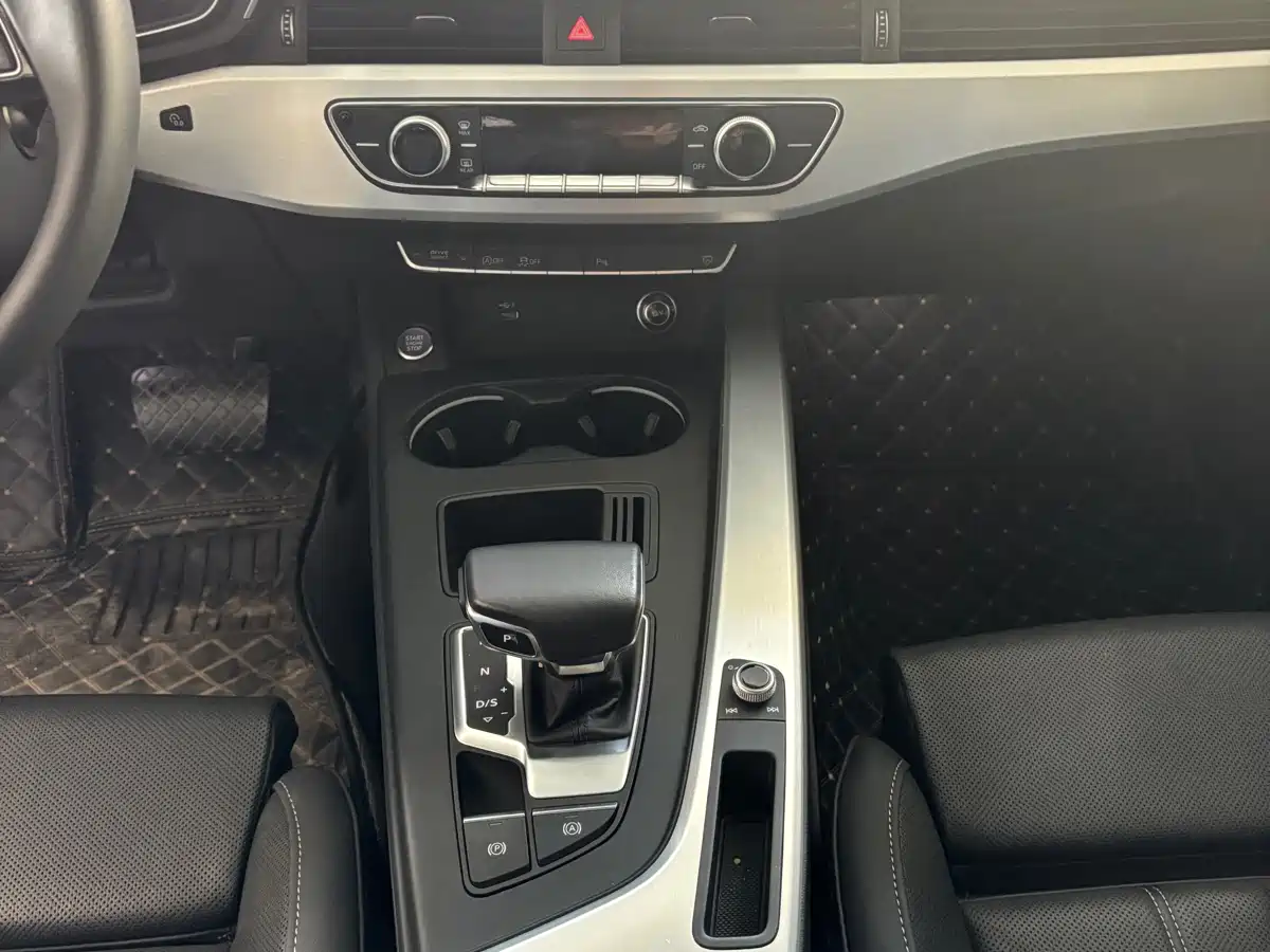 Audi A4L 2023 40 TFSI Fashion Dynamic фото 11