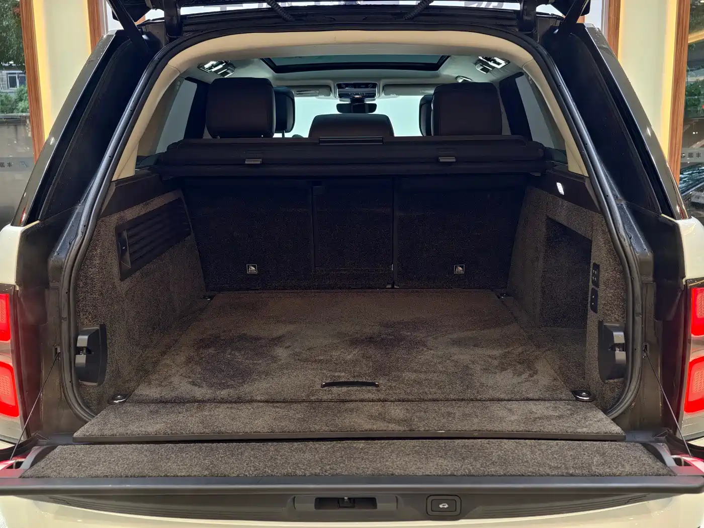 Land Rover Range Rover 2019 3.0 SCV6 Heritage Edition фото 15