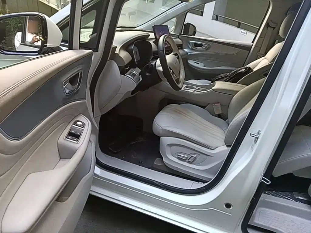 Photo 16 - Roewe iMAX8 EV