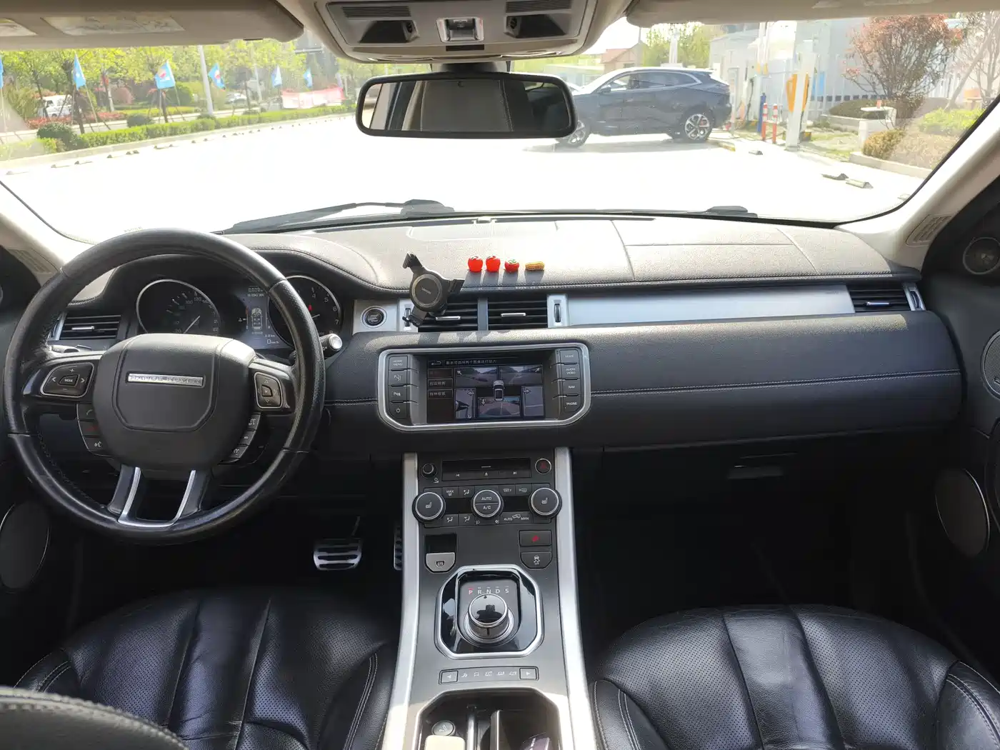 Land Rover Range Rover Evoque (Import) 2012 2.0T 3-door Sport Edition фото 12