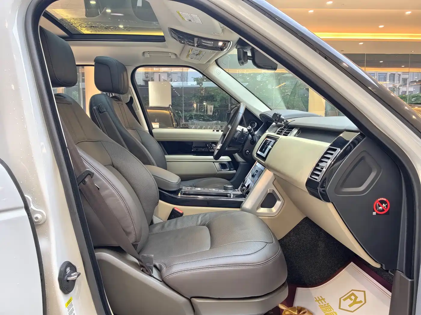 Land Rover Range Rover 2019 3.0 SCV6 Heritage Edition фото 8