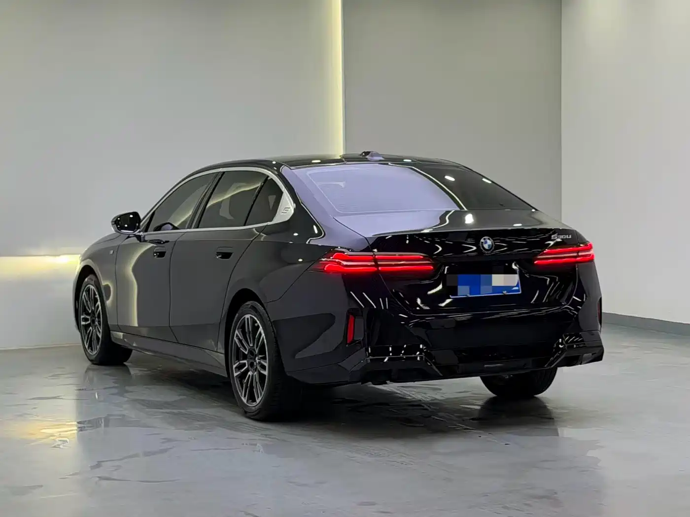 BMW 5 Series 2024 525Li M Sport Package фото 4