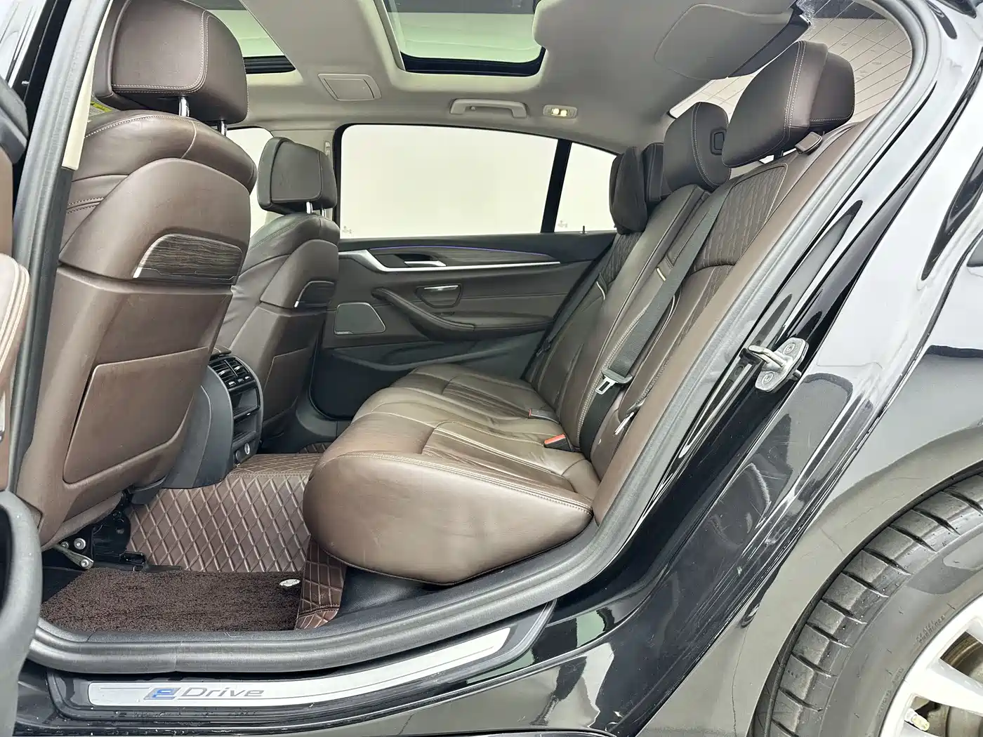 BMW 5 Series New Energy 2019 Facelift 530Le Pioneer Edition фото 3