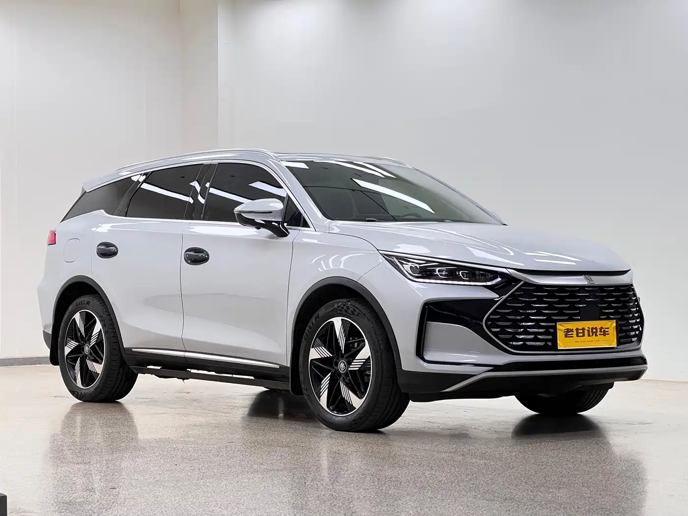 BYD Tang New Energy 2024 DM-i Honor Edition 112KM Premium фото 3