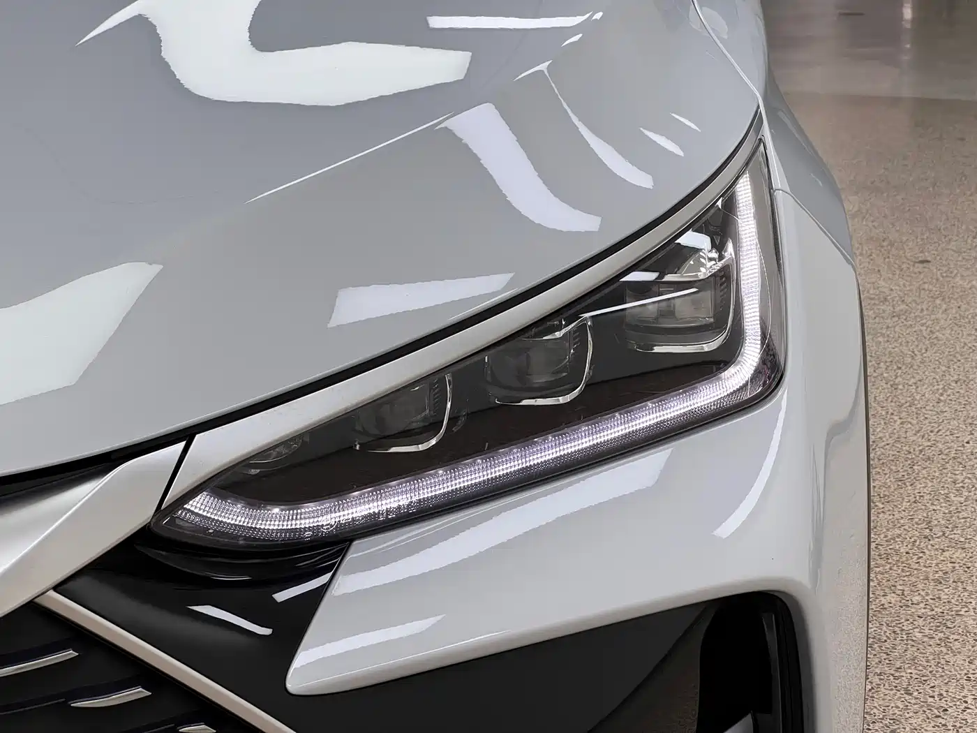 BYD Tang New Energy 2024 DM-i Honor Edition 112KM Premium фото 8