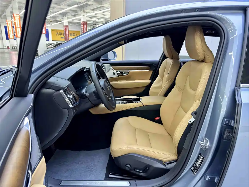 VOLVO S90 PLUG IN HYBRID