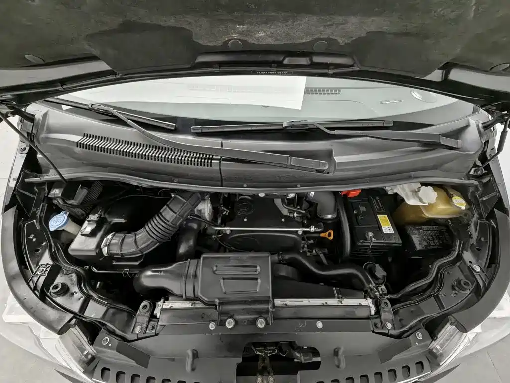 JAC Refine M5 2016 2014 Color Tour 2.0T Gasoline Manual Business