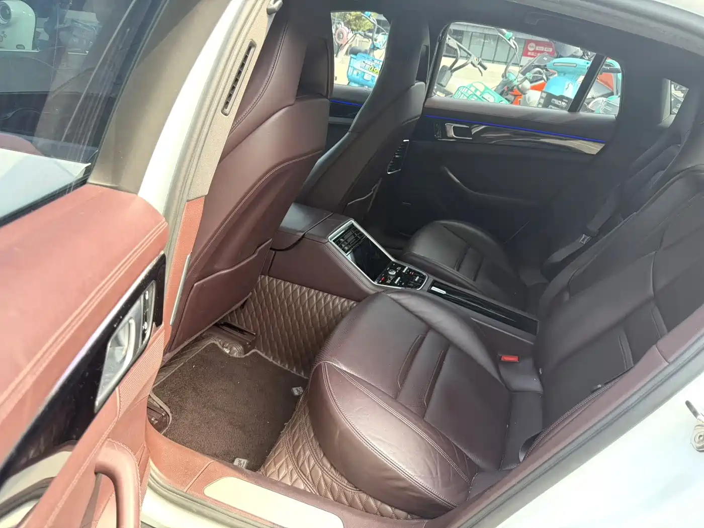 Фото 6 - Porsche Panamera