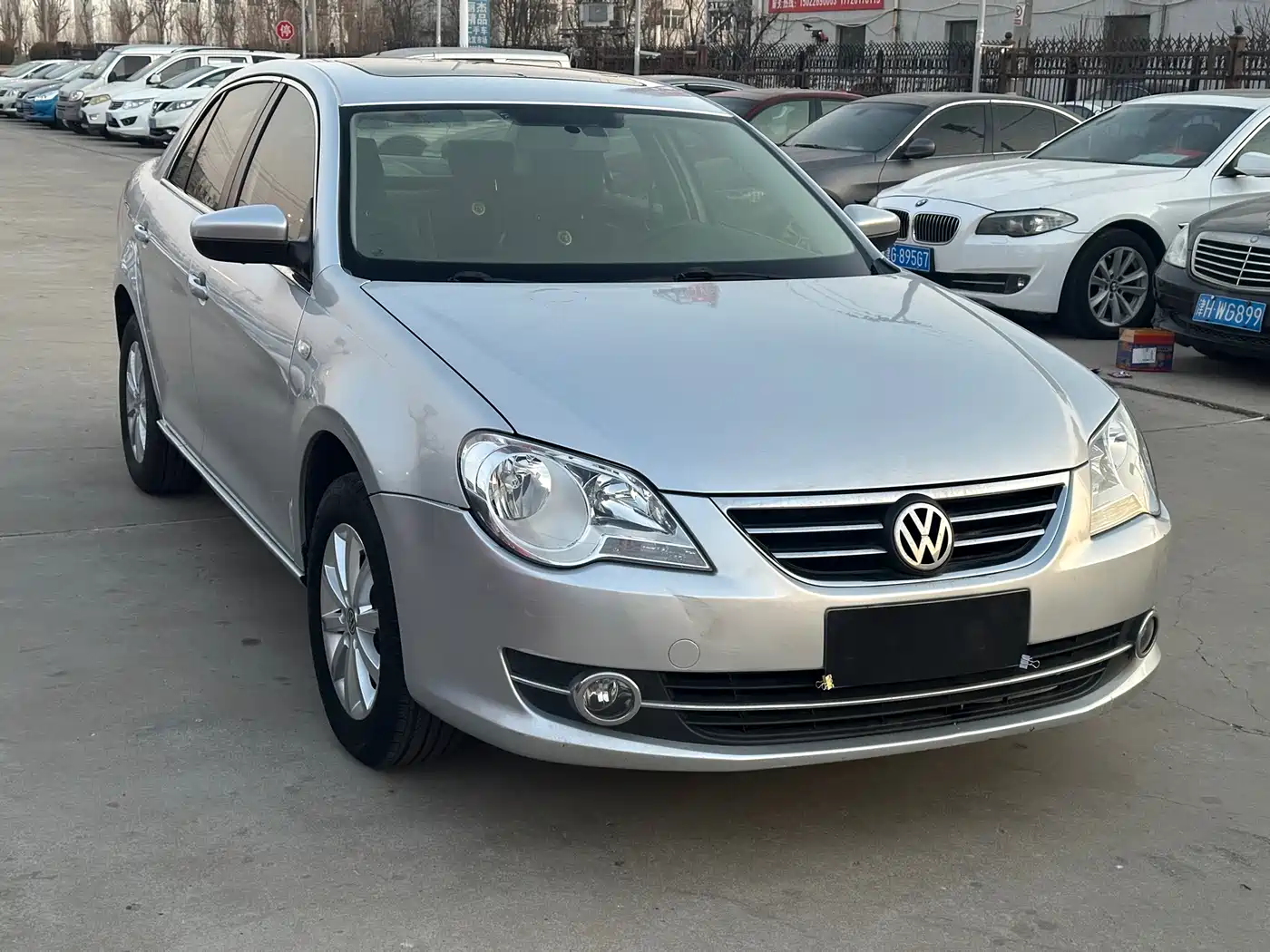 Volkswagen Bora 2011 1.6L Automatic Luxury фото 3