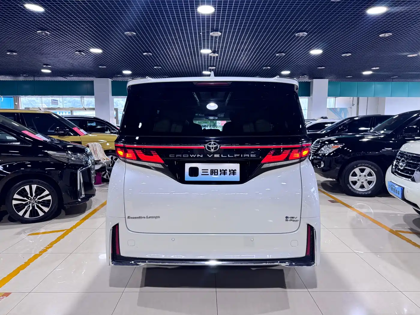 Toyota Vellfire 2024 Crown Hybrid 2.5L Premium Edition фото 9