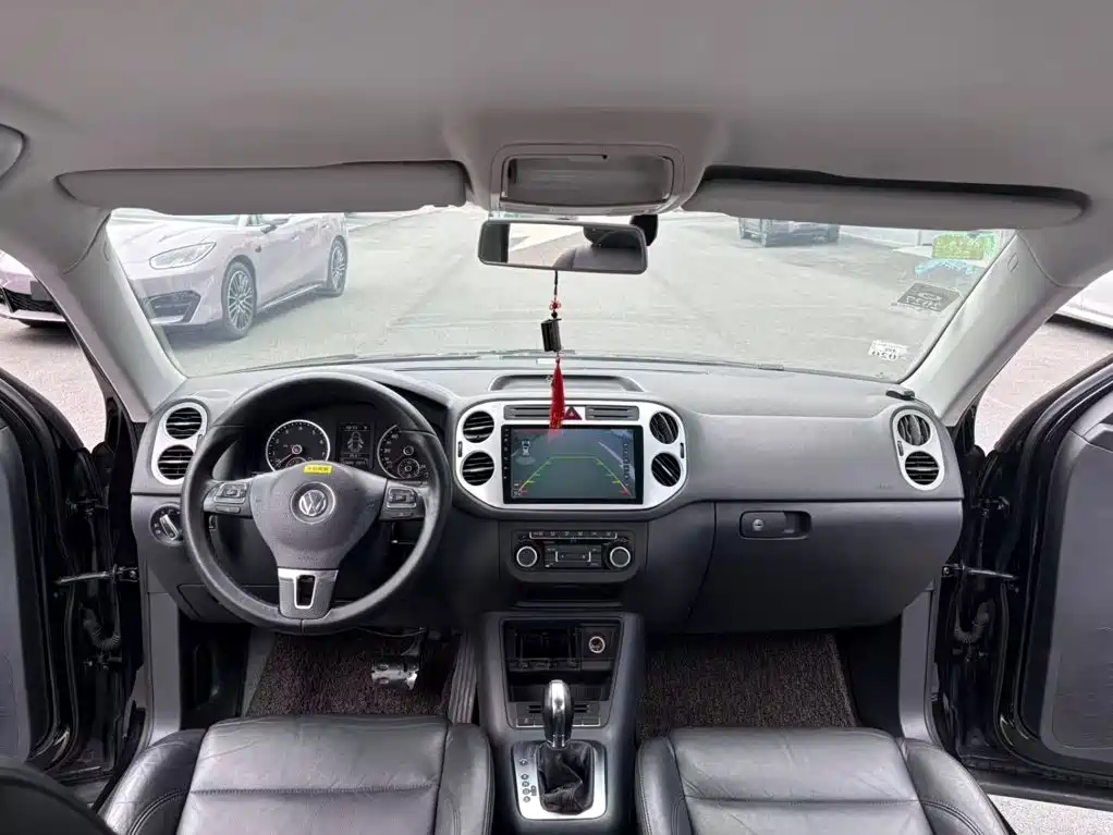 صورة 4 - Volkswagen Tiguan
