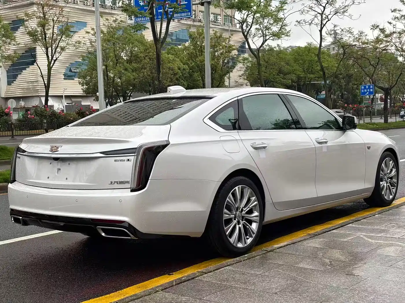 CADILLAC CT6