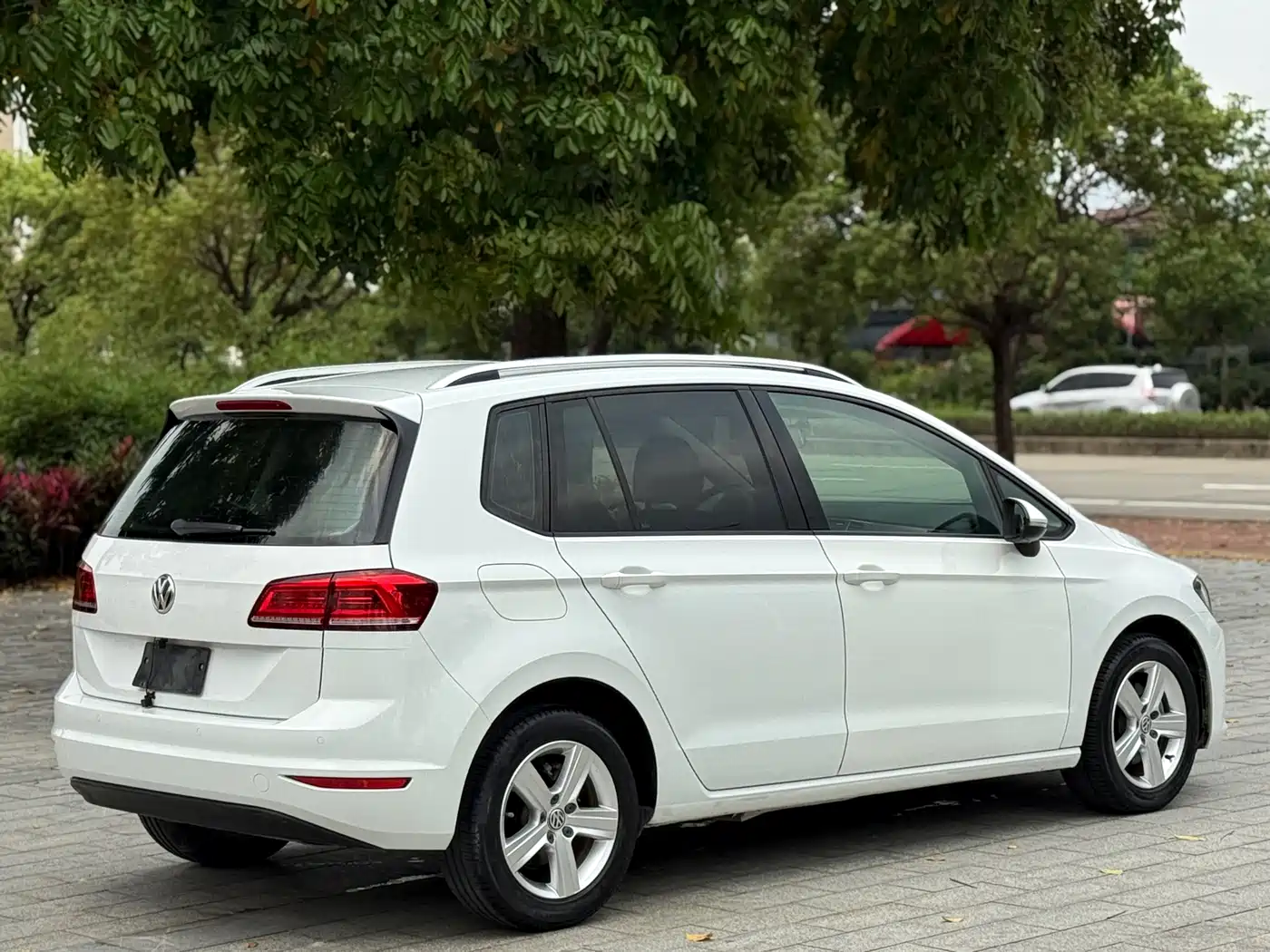 Volkswagen Golf Sportsvan 2016 1.6L Automatic Comfort фото 9
