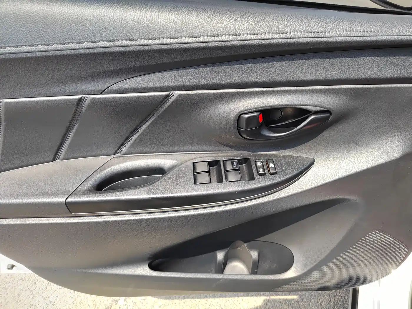 Toyota YARiS L Zhi Xuan 2021 1.5L CVT Leading Edition фото 15