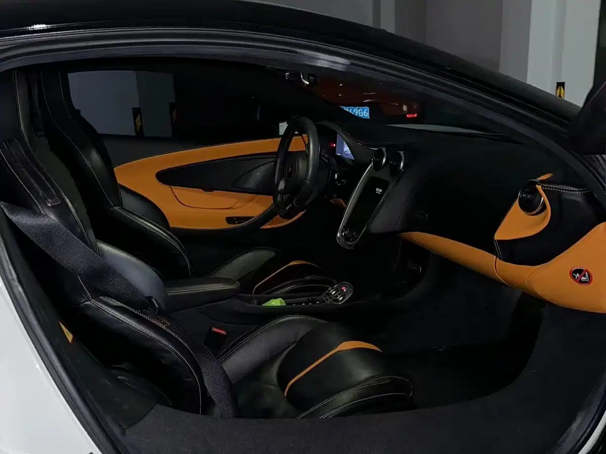 McLaren 540C 2015 3.8T Coupe фото 3