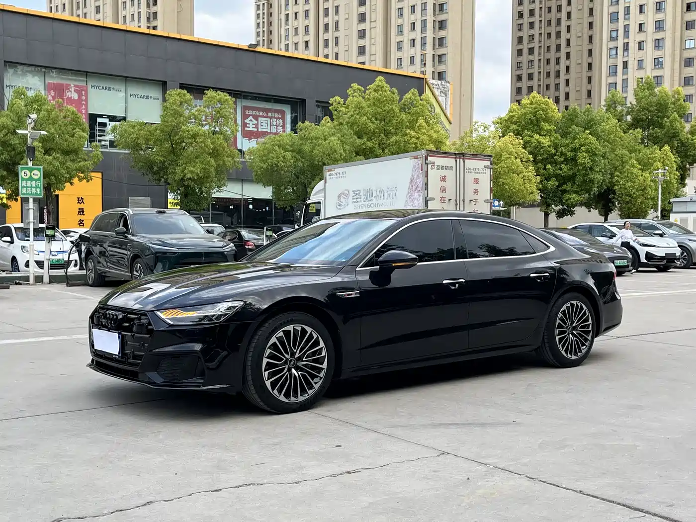 Audi A7L 2024 45 TFSI Luxury фото 6