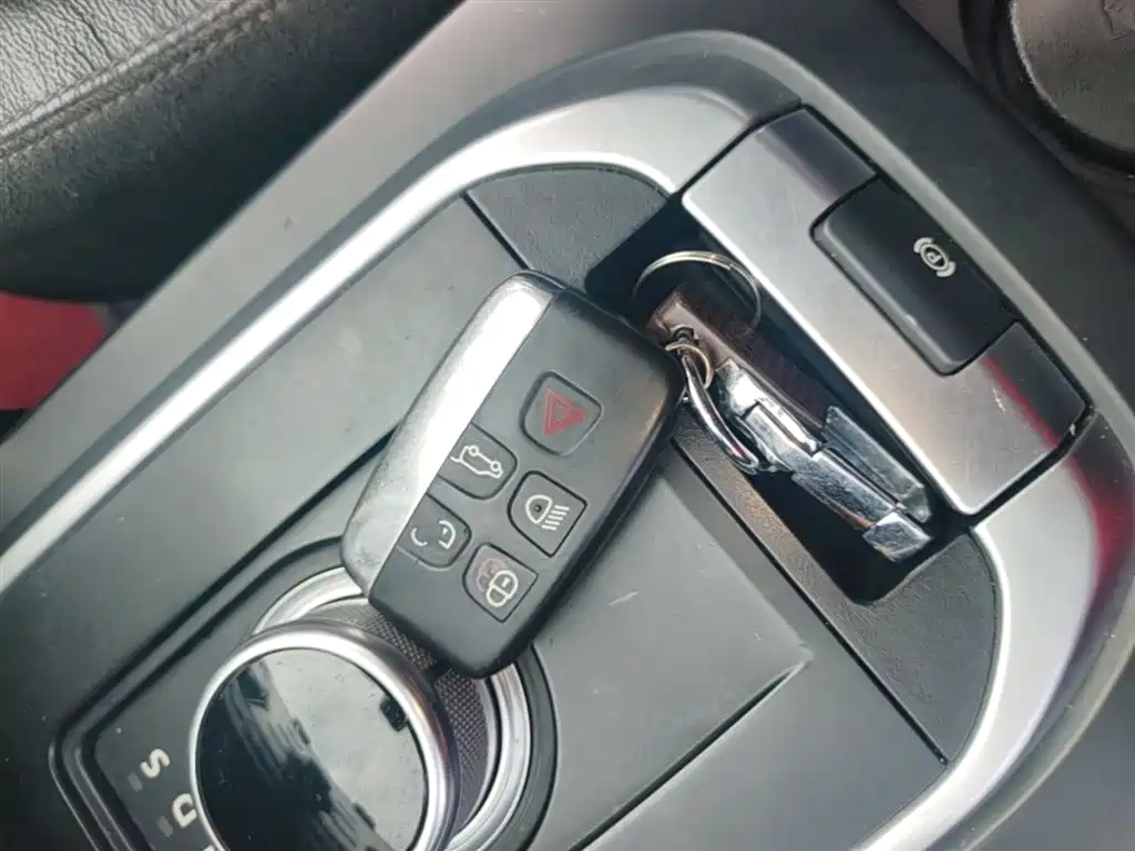 Land Rover Discovery Sport 2016 2.0T S фото 9