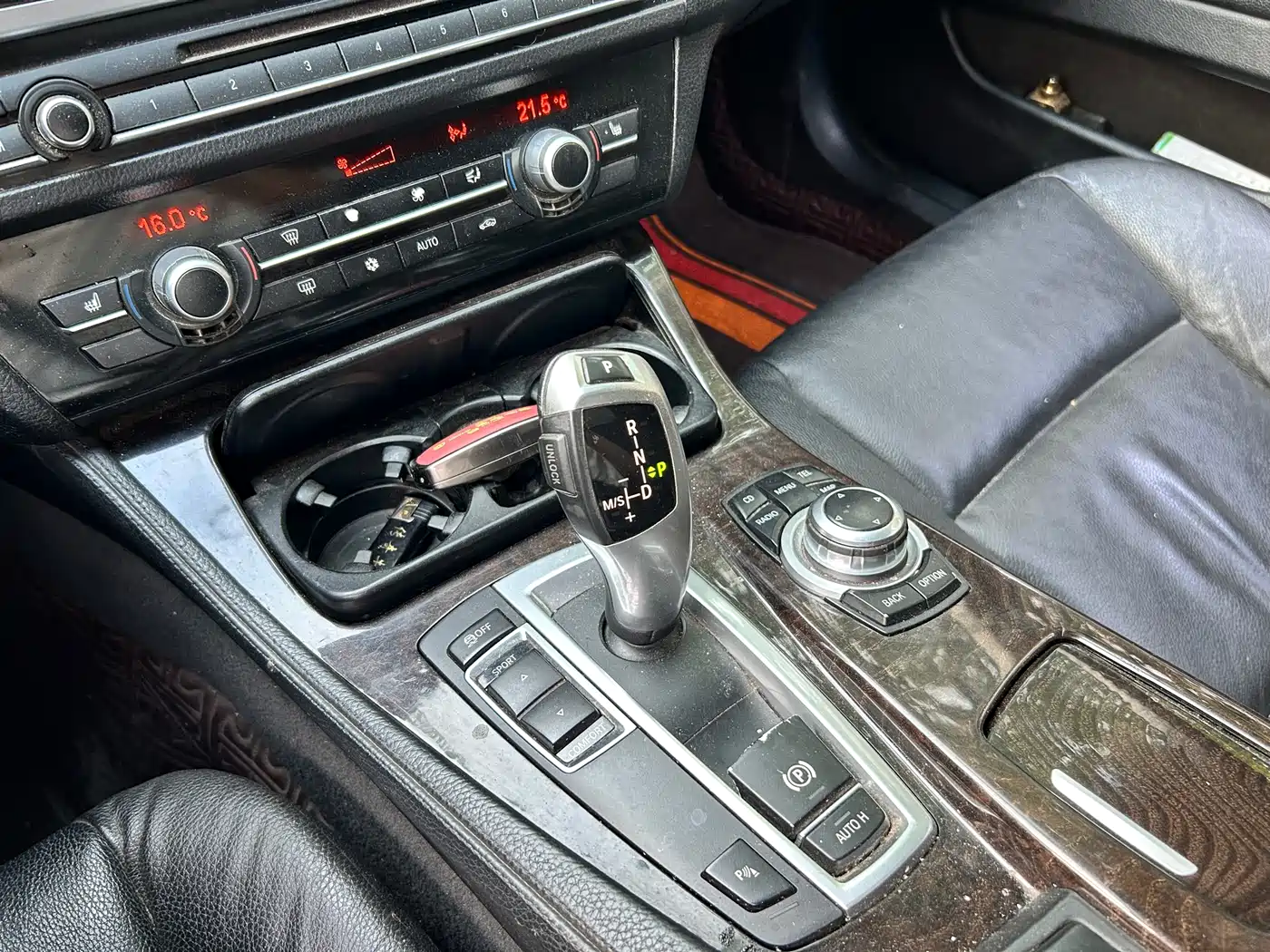 BMW 5 Series (Import) 2012 530i Leading Touring Edition фото 12