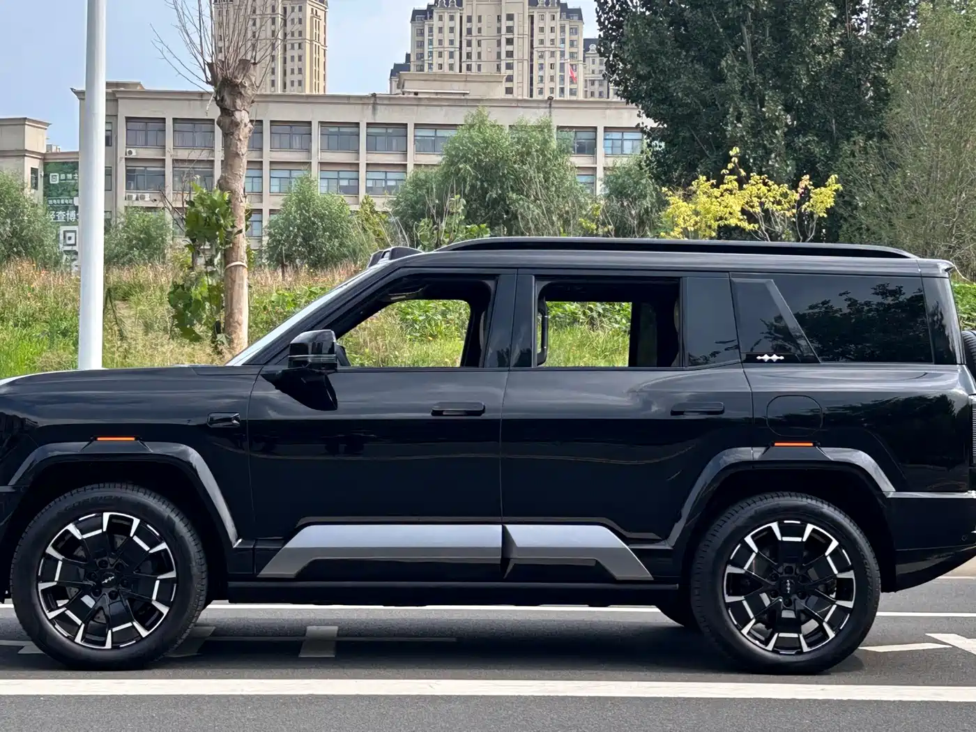 Fang Cheng Bao Leopard 8 2025 2025 Zhiyong Flagship 6-Seater