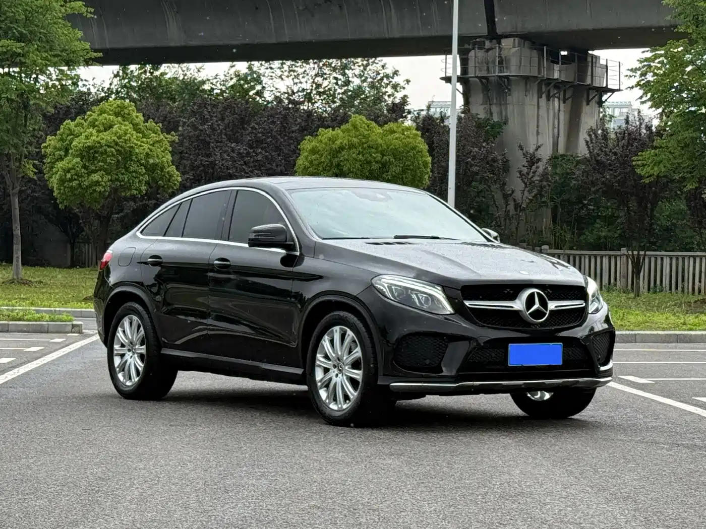 Mercedes-Benz GLE Coupe 2017 GLE 320 4MATIC Coupe SUV фото 3