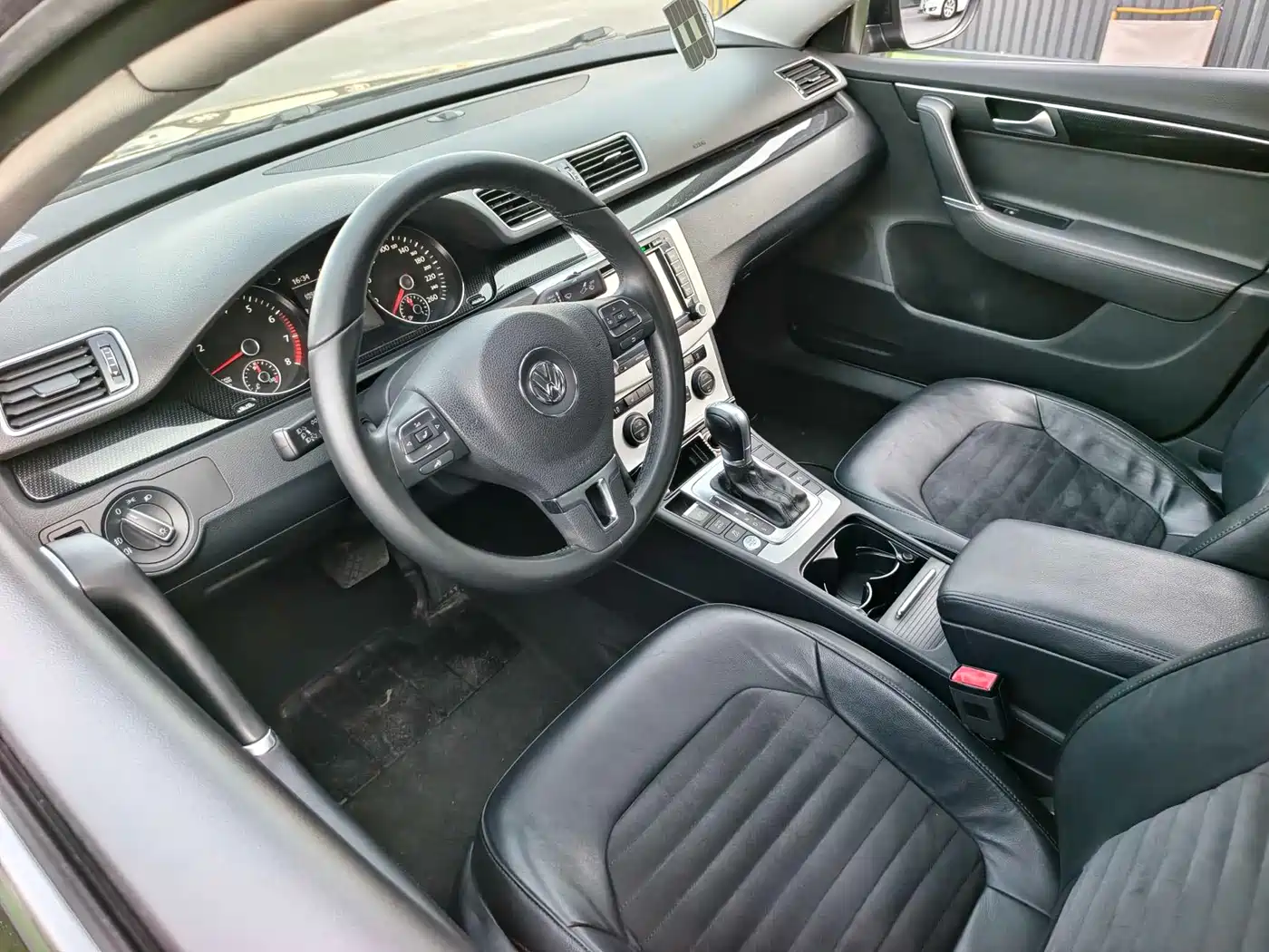 Volkswagen Magotan 2015 2.0TSI Luxury фото 9