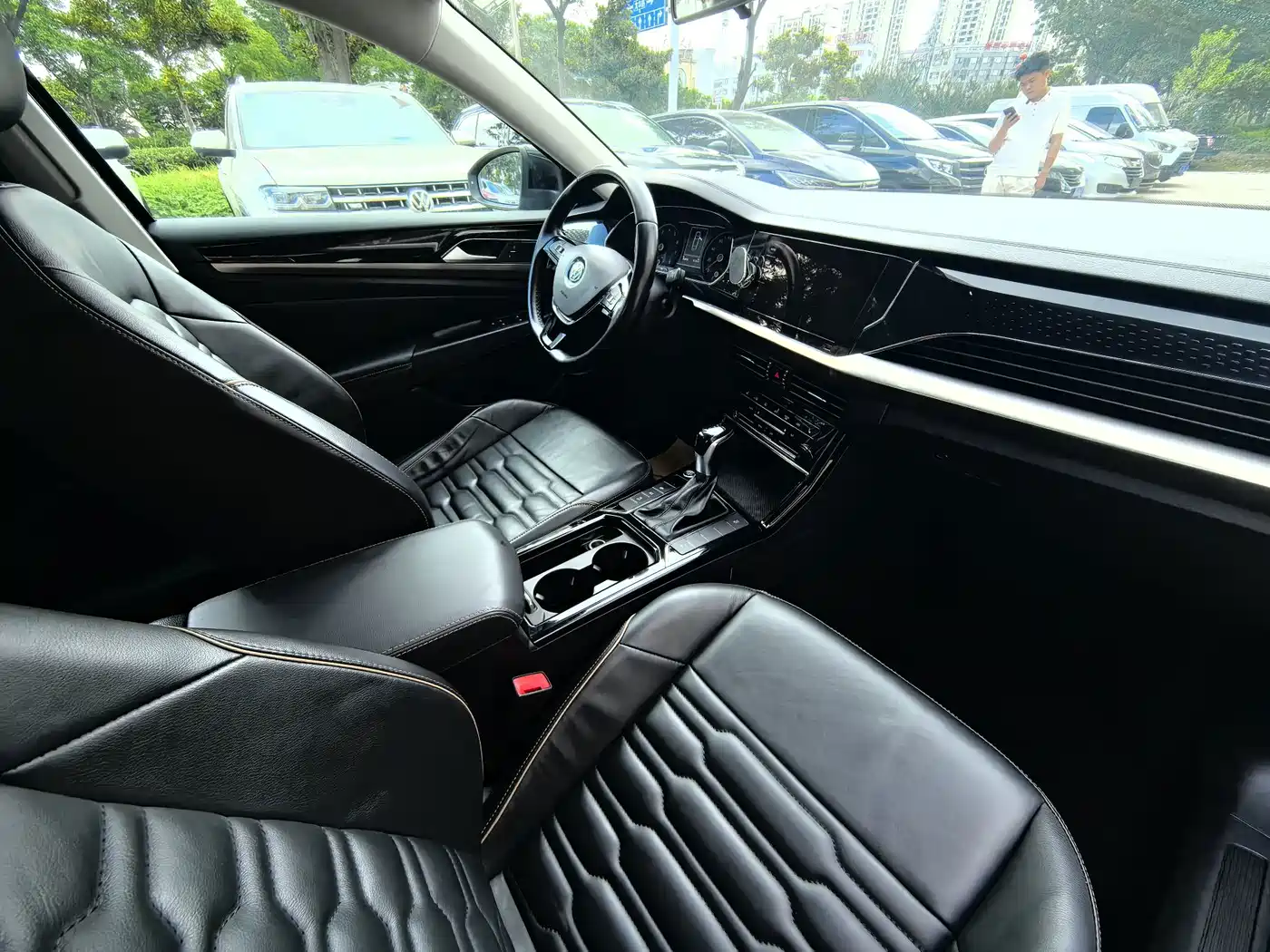 Фото 10 - Volkswagen Passat