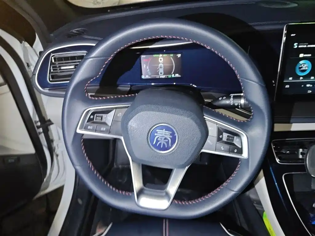 BYD Qin PLUS 2021 DM-i 120KM Premium фото 3
