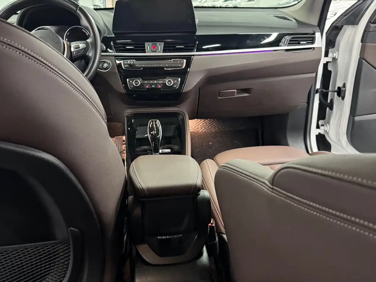BMW X1 2022 sDrive20Li Premium фото 17